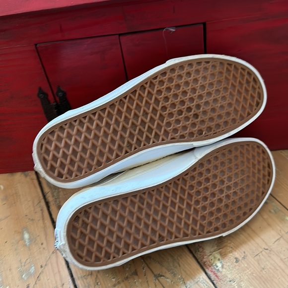 Vans women’s size 10, cream and white ortholite - Picture 5 of 8